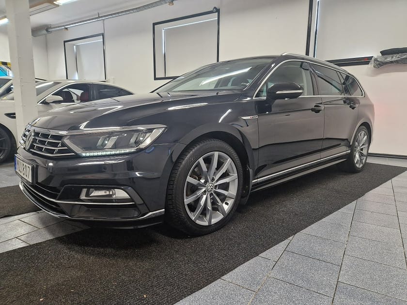 Bild 1 av Volkswagen Passat Sportscombi 2.0 TDI 190 hk R Line 4M GT Läder Cockpit