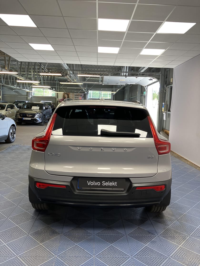 Bild 3 av Volvo XC40 B3 FWD Bensin Plus Dark