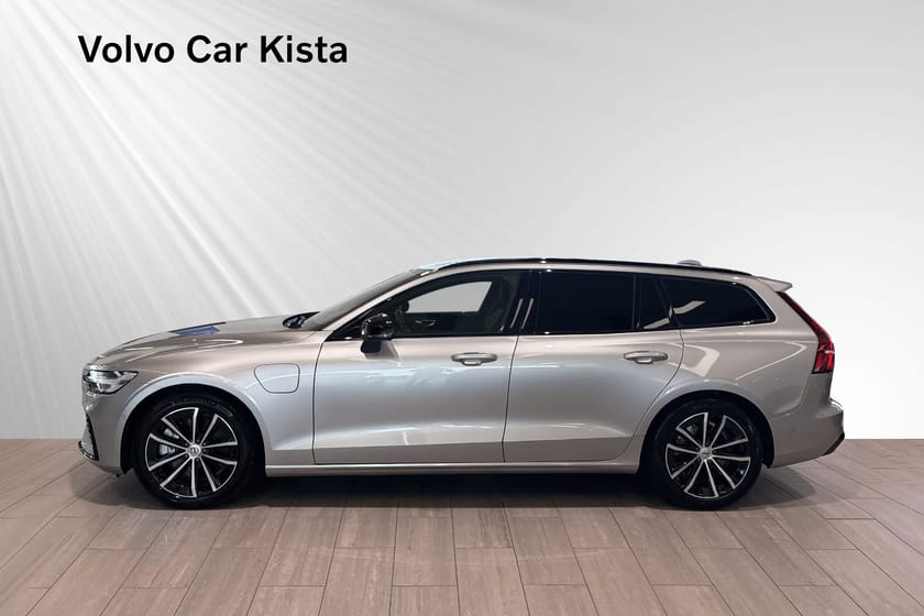 Bild 3 av Volvo V60 T6 Plus Dark Edition Läder Orrefors 360Kamera