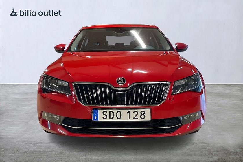 Bild 3 av Škoda Superb Skoda 2.0 TDI 4x4 Business / Skinn / Keyless / Canton / Drag