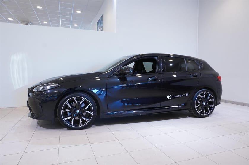 Bild 3 av BMW 120 M Sport, Panorama, Head Up, 360 Kamera, Driving Assist