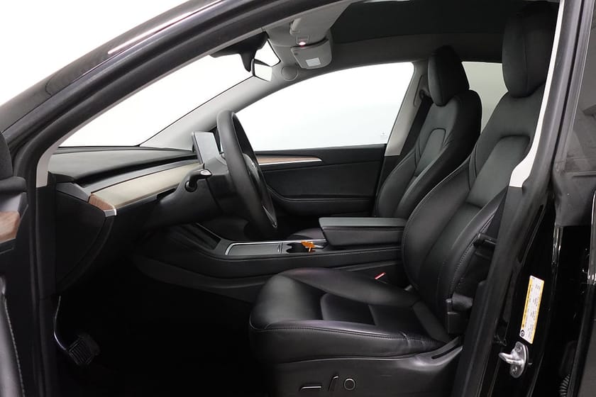 Bild 4 av Tesla Model Y Standard Range RWD 360° Drag Pano Premium Autopilot MOMS