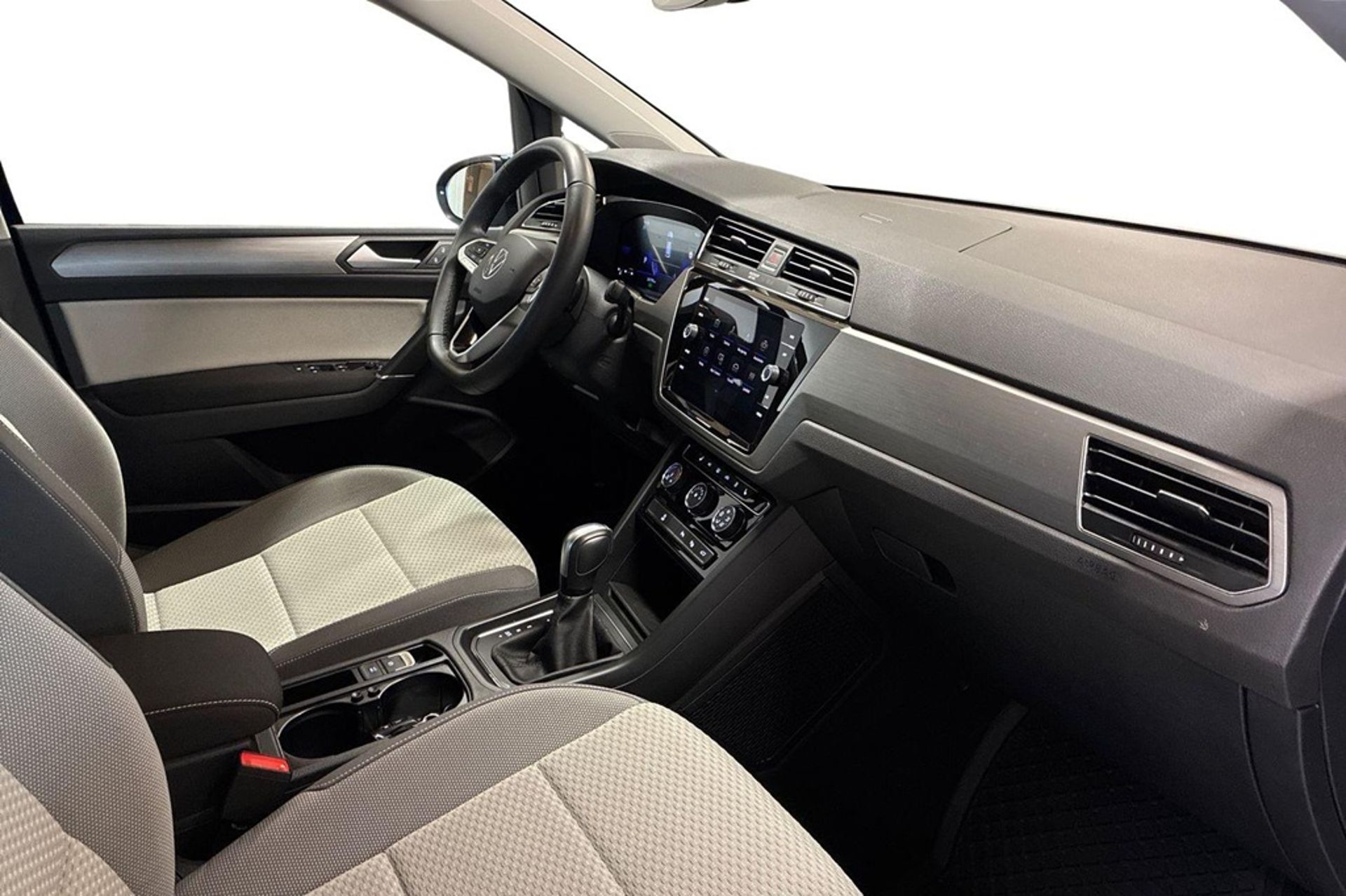 Volkswagen Touran 2026, bild 6/10
