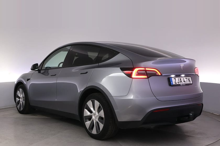 Bild 4 av Tesla Model Y Long Range AWD Autopilot Panorama Drag