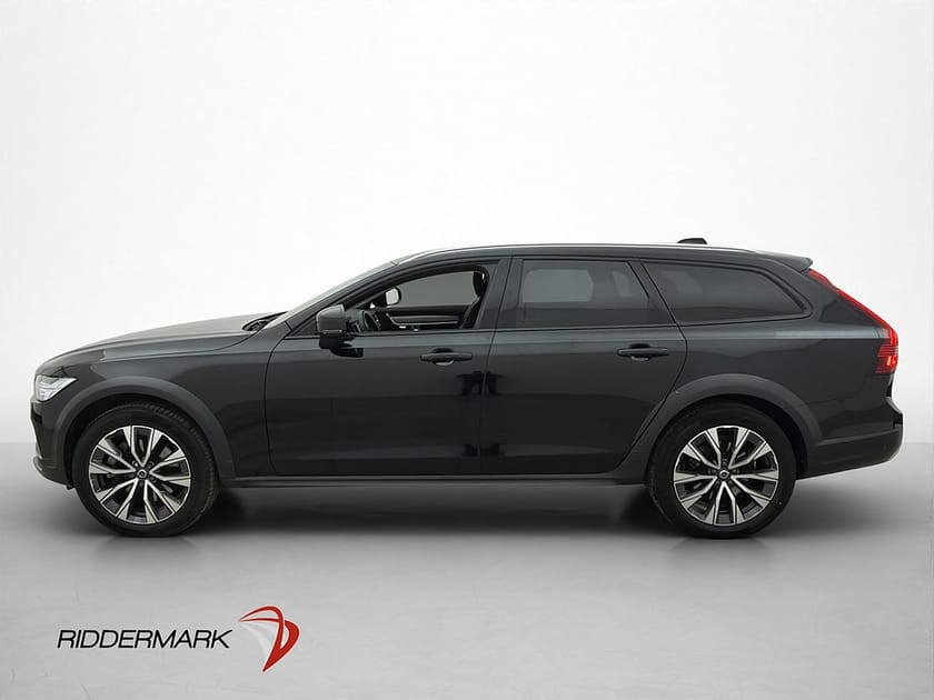 Bild 4 av Volvo V90 Cross Country B5 250hk AWD Plus  Skinn 360° Drag