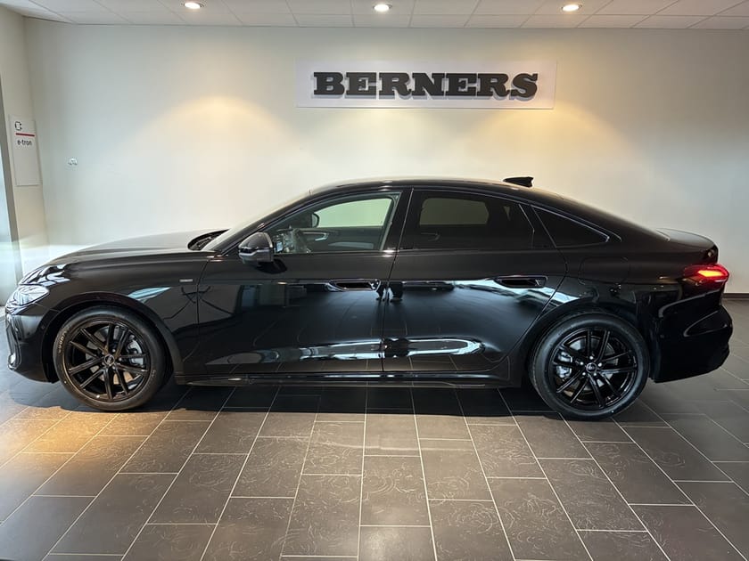 Bild 2 av Audi A5 Sedan e-hybrid quattro S-LINE BLACK EDITION