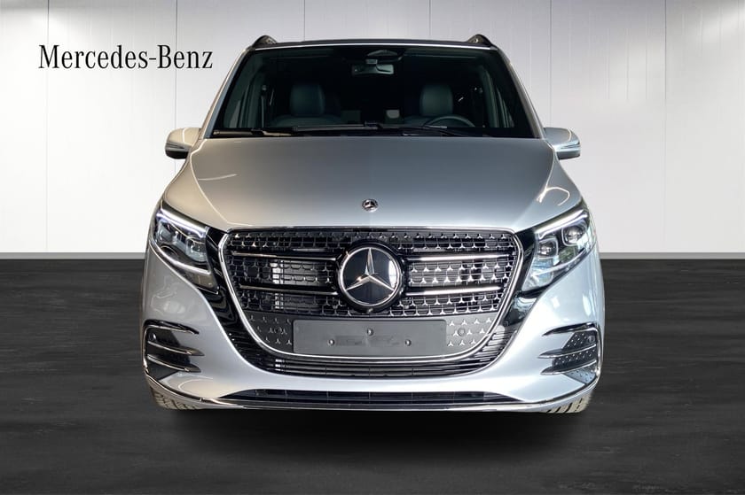 Bild 1 av Mercedes-Benz V 300d 4MATIC 3.2t Ex-lång, Avantgarde