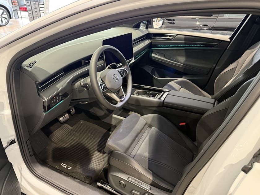 Bild 5 av Volkswagen ID.7 Pro S Tourer 86 kWh 286hk Dragkrok Lagerbil SWE Edition