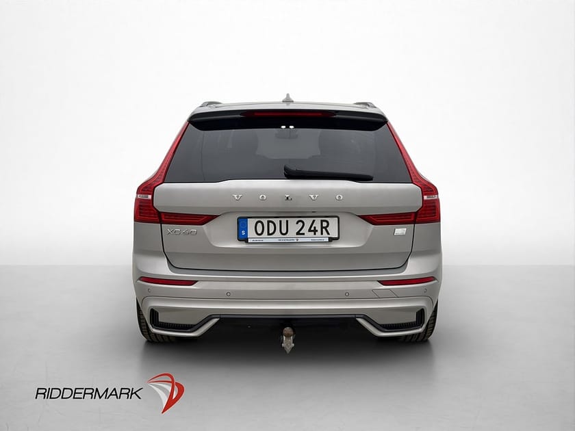 Bild 5 av Volvo XC60 Recharge T6 AWD R-Design VOC Pano H/K HuD Kamera