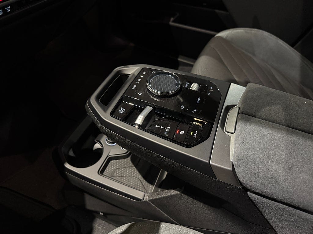 BMW iX xDrive60, 544hk, 2026