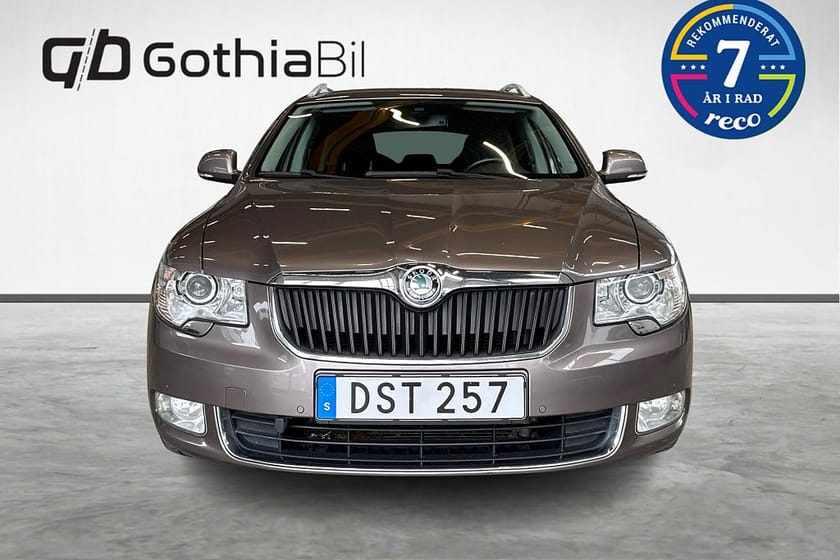 Bild 2 av Škoda Superb Kombi Skoda 2.0 TDI 4x4 Aut Elegance Drag Farthållare ACC BT