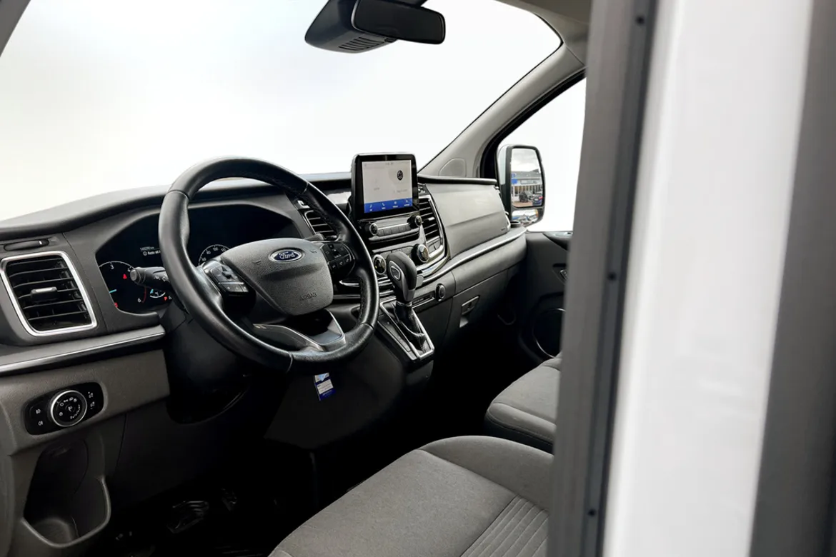 Ford Tourneo Custom 320