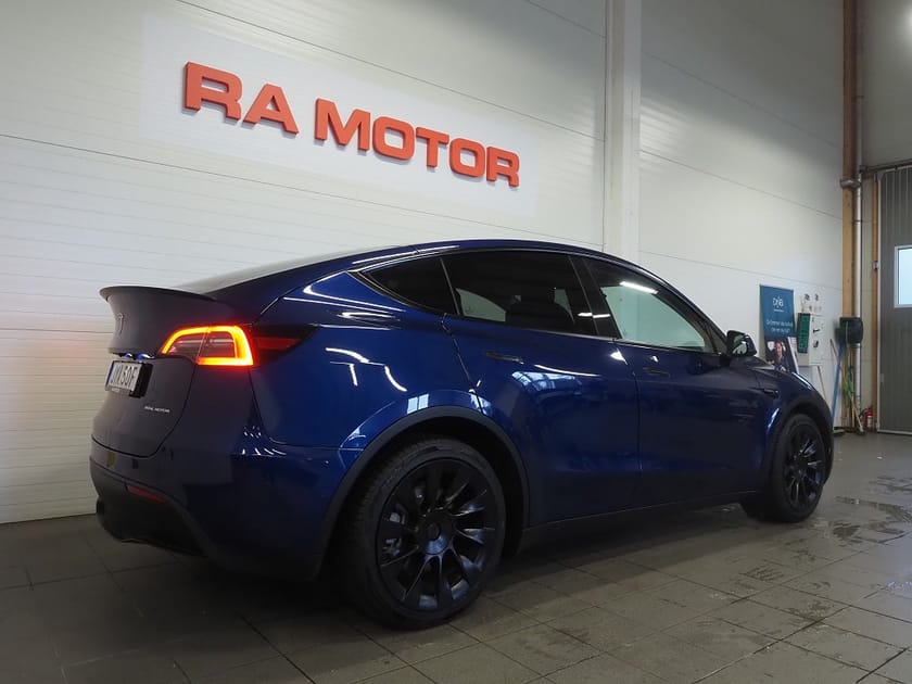 Bild 5 av Tesla Model Y Long Range AWD 514hk | Dragkrok |Panoramaglastak |