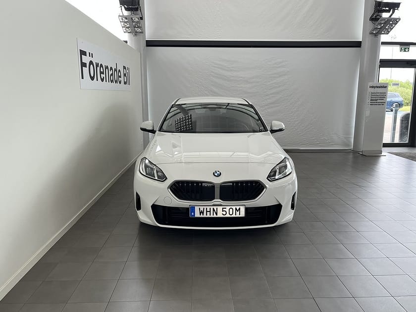Bild 2 av BMW 120 Privatleasing fr. 2998 kr/mån Rattvärme Tonade Rutor