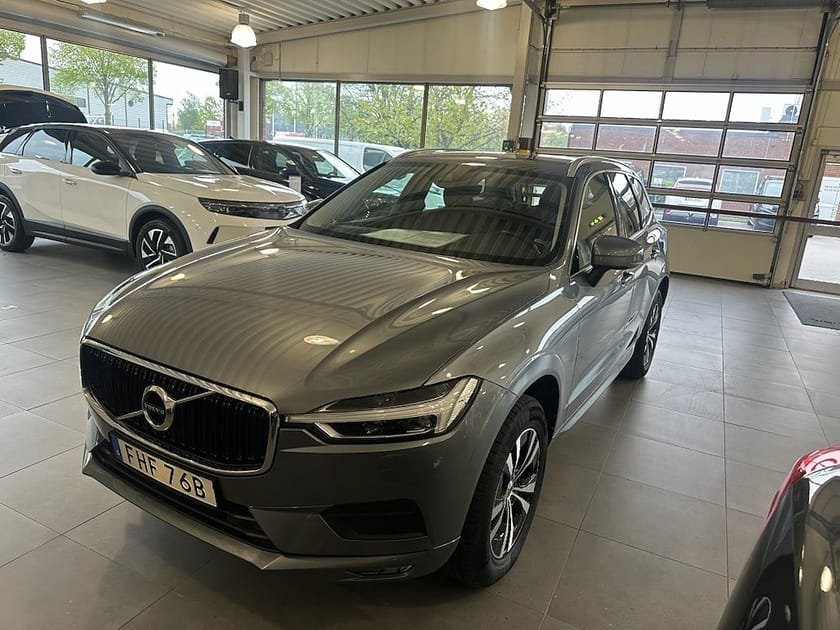 Bild 2 av Volvo XC60 B4 AWD AUT Momentum Advanced / Harman & Kardon