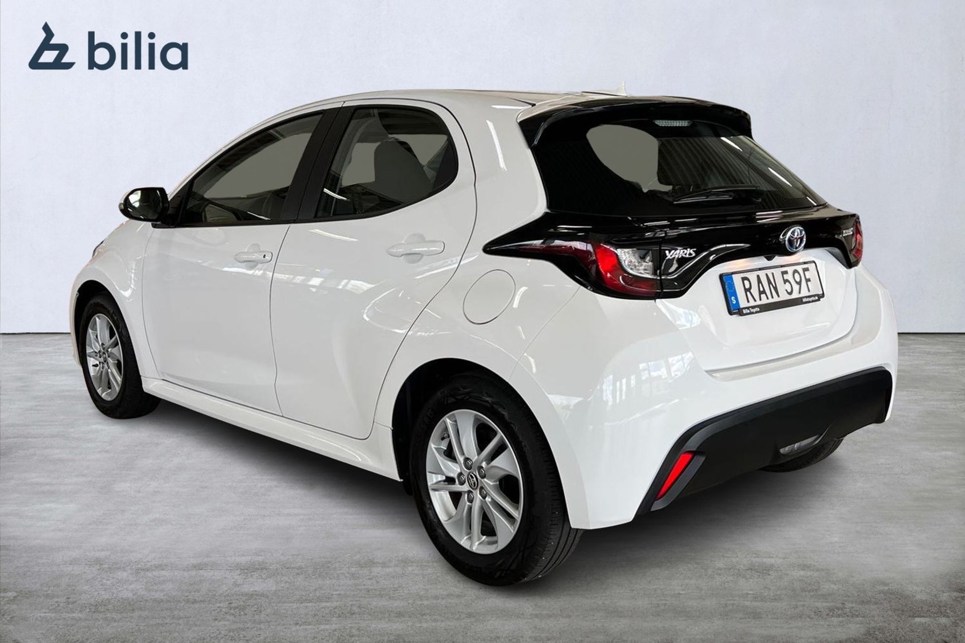 Toyota Yaris 1,5 Hybrid 5D Active 2023, bild 2/10