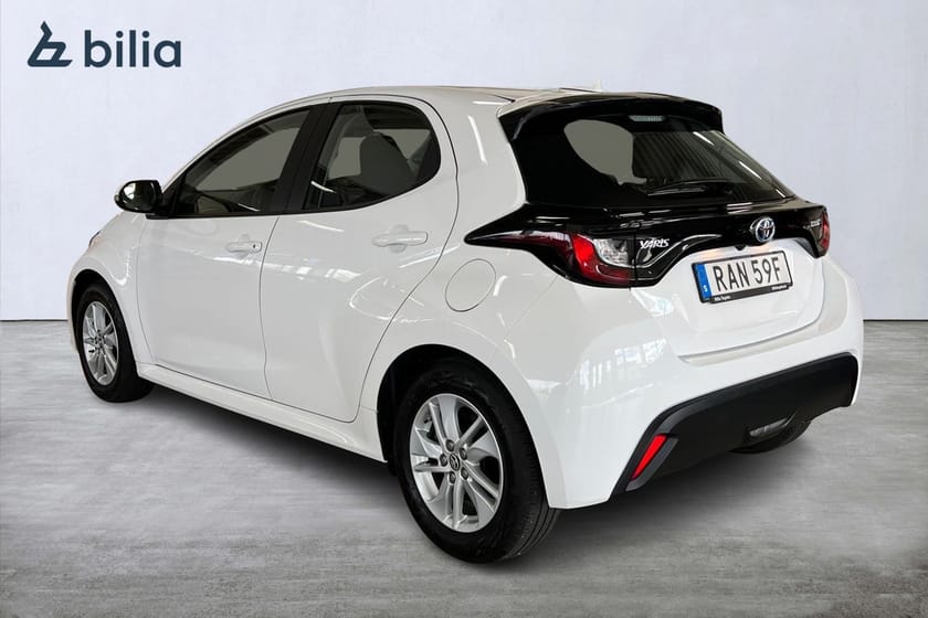 Bild 2 av Toyota Yaris Hybrid 1,5 5D Active - NYSERVAD - NYA DÄCK - NY BES