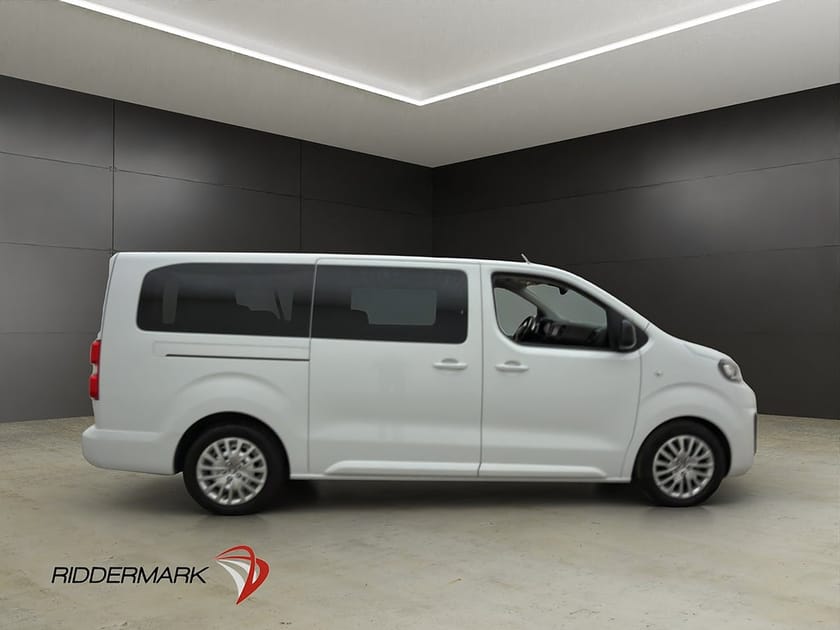 Bild 2 av Peugeot Traveller ExtraLång M/K-Värm PDC CARPLAY 9-Sits Moms