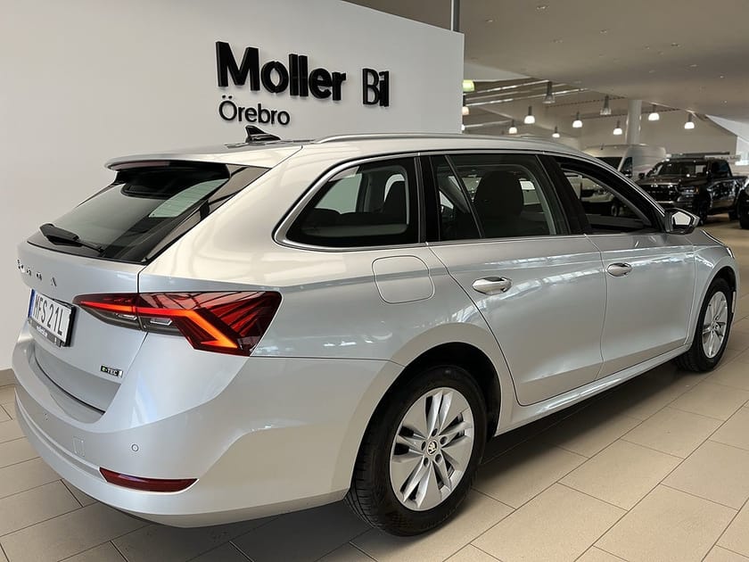 Bild 3 av Škoda Octavia Kombi Skoda Combi AMBITION 1,0 TSI 110HK I Bkamera I Värmare