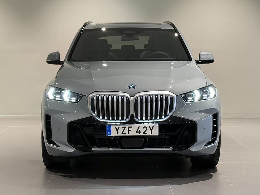 Bild 2 av BMW X5 xDrive50e M Sport Innovation Drag Adpt FartH H/K HuD