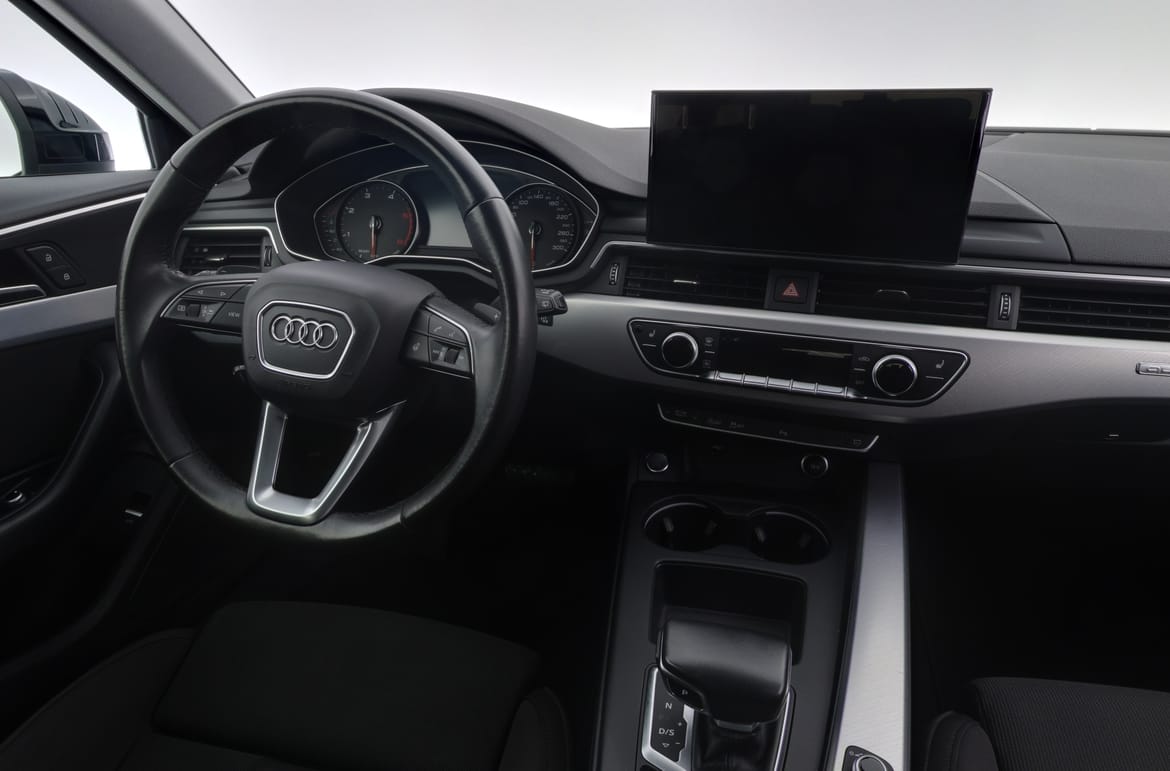 Audi A4 2022 - miniatyr 8