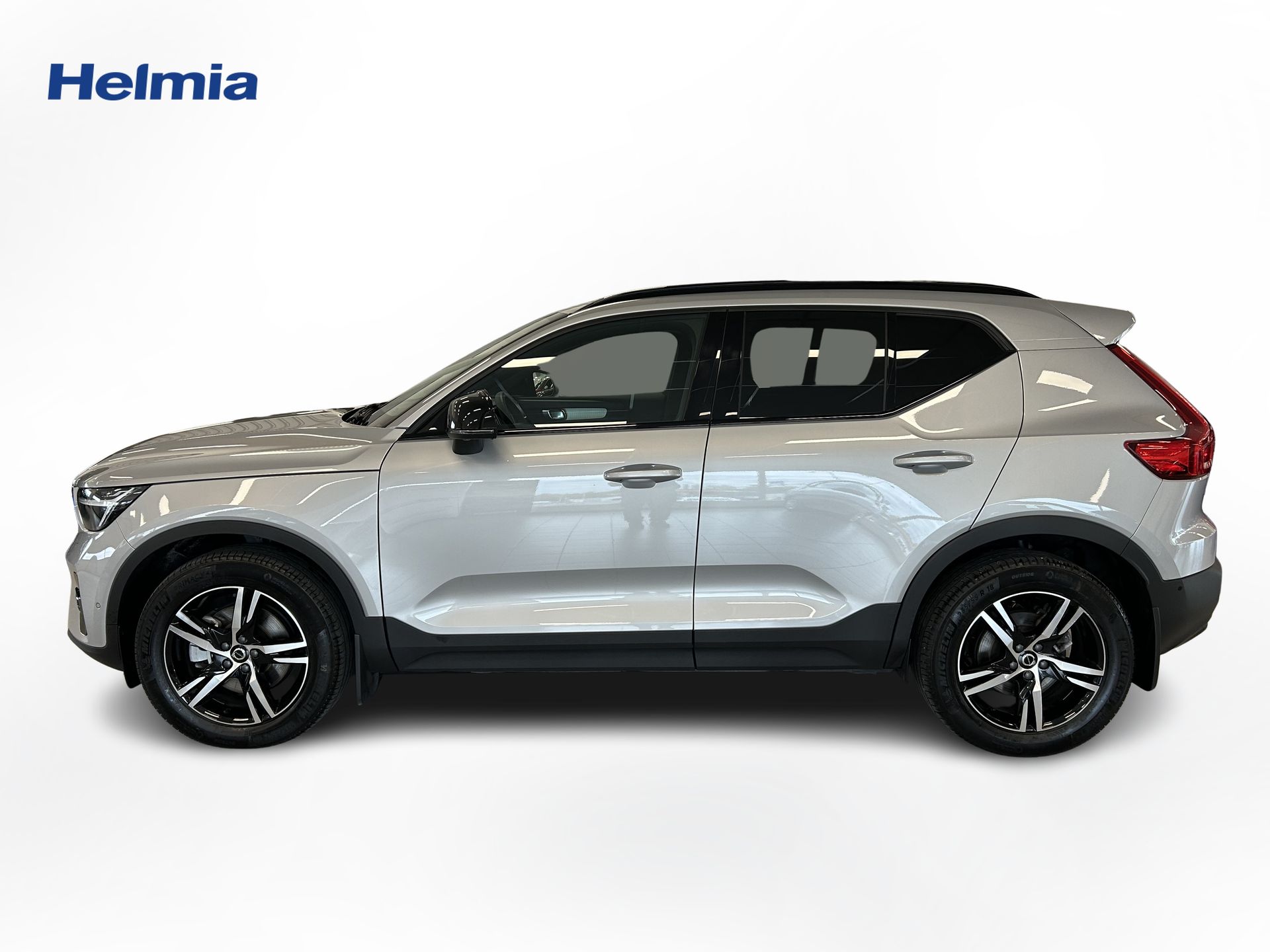 Volvo XC40 B3 FWD Bensin Plus Dark 2025, photo 3/10