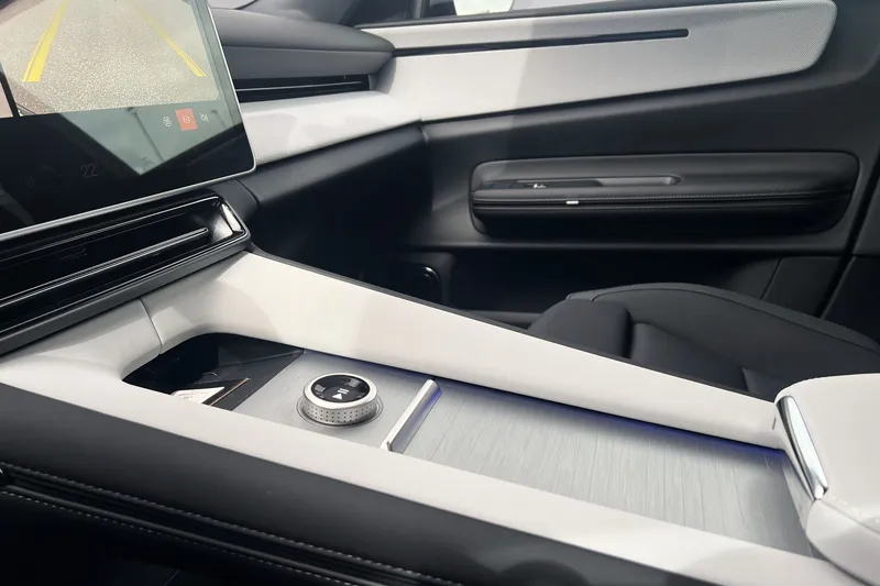Polestar 4 Long Range Dual motor bilde 12
