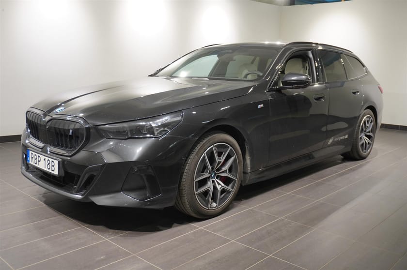 Bild 1 av BMW i5 xDrive40 Touring xDrive  M Sport Pro Panorama DA Pro Drag