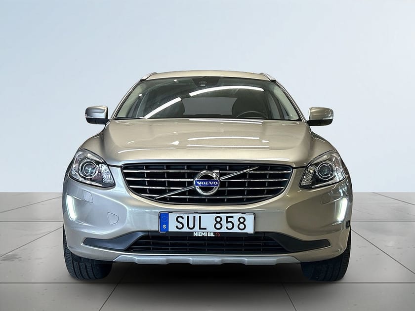 Bild 2 av Volvo XC60 D4 AWD Summum Kamrem bytt Elstol förare minne drag