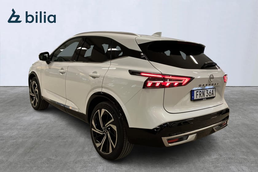 Bild 3 av Nissan Qashqai Tekna+/Head-up/Panorama/s&v-däck/Bose/360 backkamera