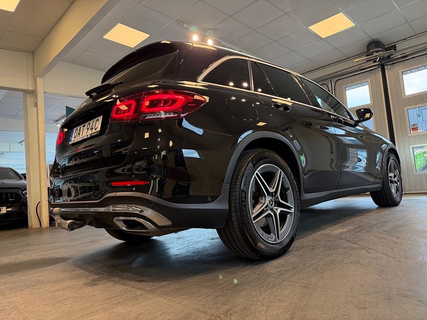 Bild 4 av Mercedes-Benz GLC 200 d 4MATIC AMG AUT Drag Gps Värmare Cockpit Ambient