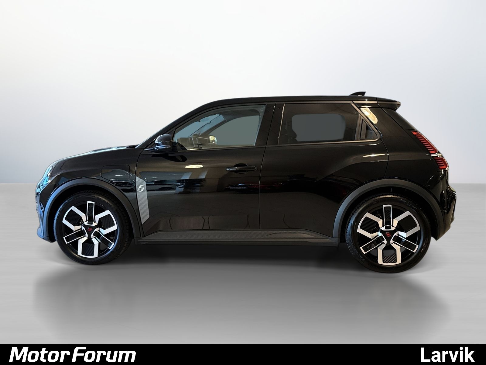 Renault 5 E-Tech 40 kWh, 122hp, 2025