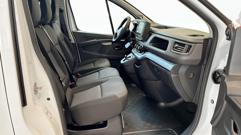 Bild 3 av Renault Trafic Passenger L2