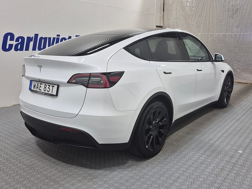Bild 4 av Tesla Model Y Standard Range RWD 299HK Läder Panorama