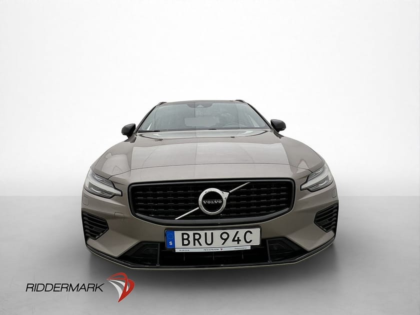 Bild 2 av Volvo V60 T6 AWD R-Design Värmare CarPlay Adaptiv MOMS Drag