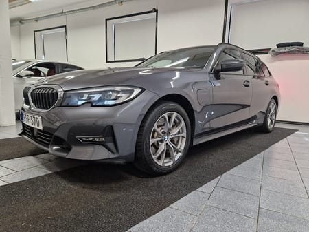 BMW 330e xDrive Touring 292 hk Steptronic Sport line Euro 6 Drag