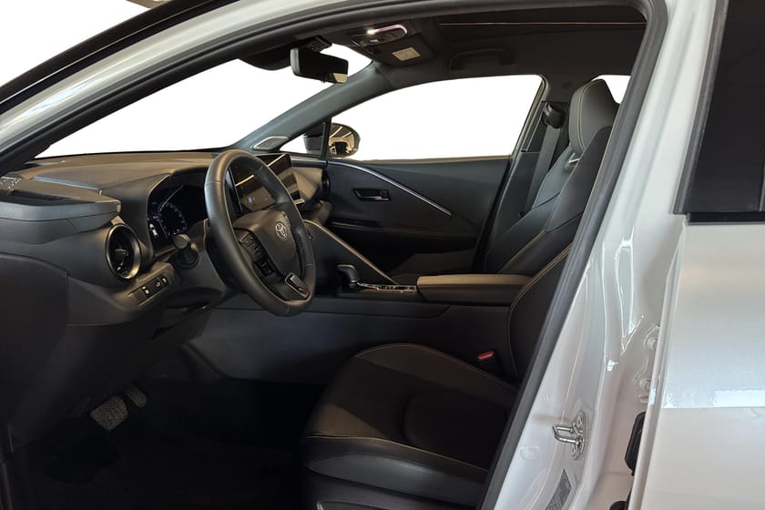 Bild 4 av Toyota C-HR Hybrid AWD-i Executive Premiere Edition/AWD/Pano/V-Hjul/JBL