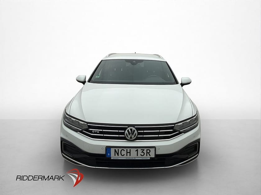 Bild 2 av Volkswagen Passat Sportscombi GTE SC  1.4 TSI 218hk Cockpit Navi P-värm