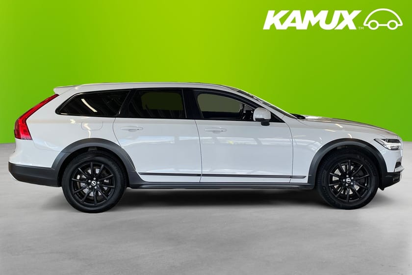 Bild 2 av Volvo V90 Cross Country Pro D4 AWD Manual 190 hk Drag D-värm