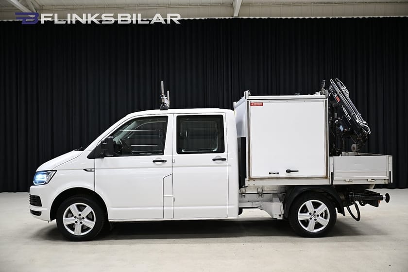 Bild 1 av Volkswagen Transporter Chassi Dubbelhytt 4Motion DSG 204HK Dubbelytt|Halvskåp|Kranbil|V-Inredd