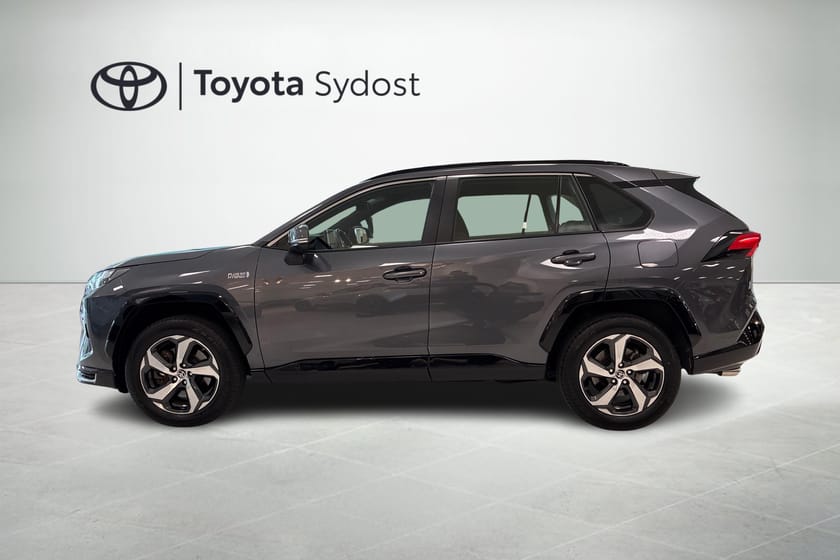 Bild 3 av Toyota RAV4 Plug-in Hybrid 2,5 Laddhybrid AWD-i Active Automat Drag Backkamera Rattvärme   Adaptiv farthållare mm.