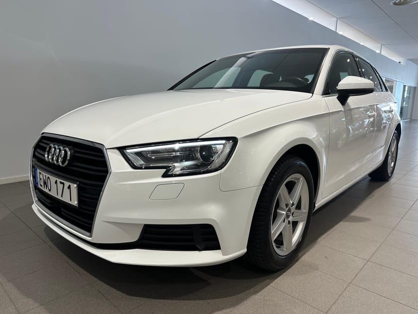 Bild 1 av Audi A3 Sportback 35 TFSI 1.5 150HK/ Sensorer bak