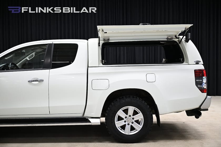 Bild 4 av Mitsubishi L200 Club Cab 2.2 Di-D 4WD 150HK Kåpa|Drag|Värmare|EnÄgare|Leasbar