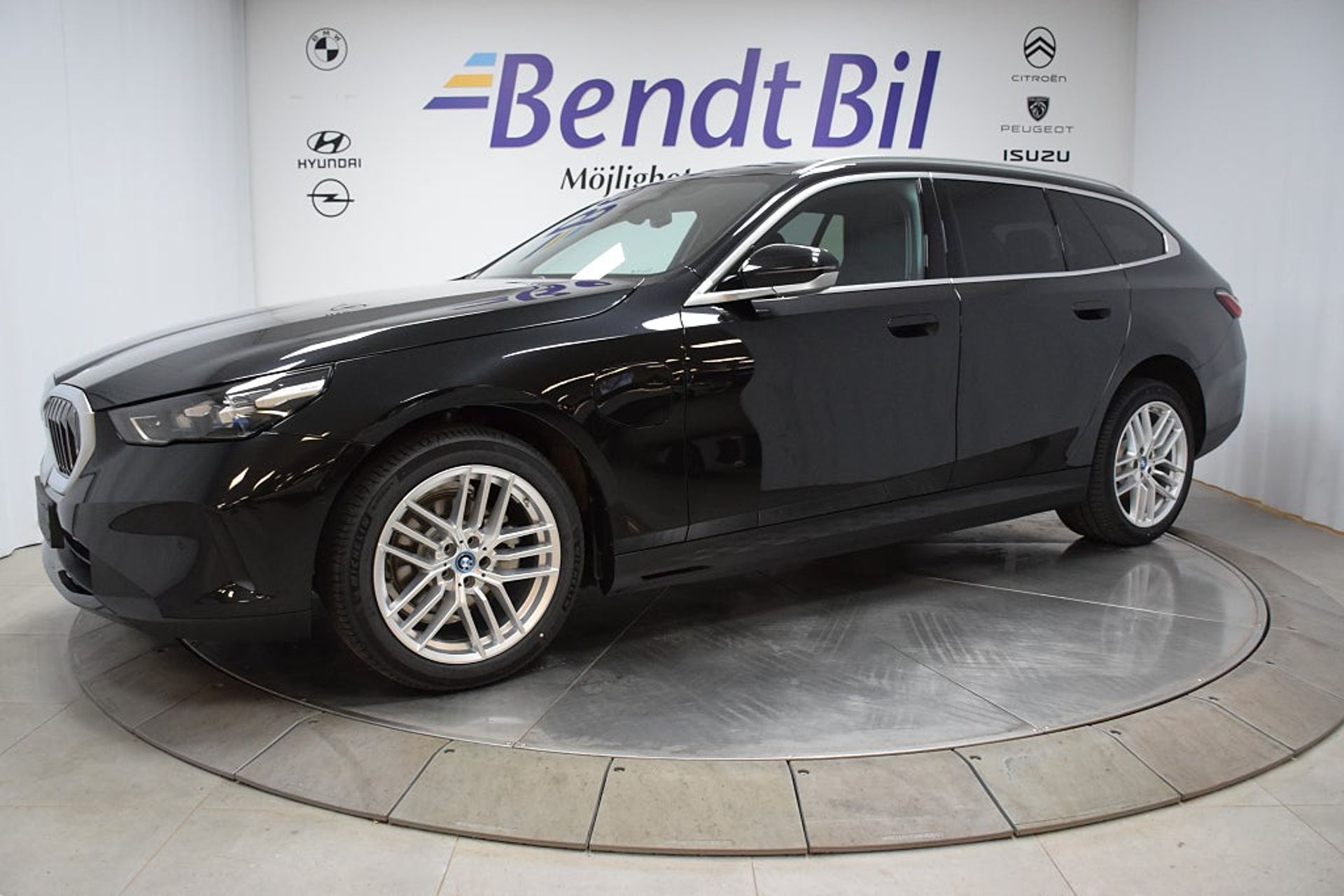 BMW 530 e Touring 2025, bild 4/10