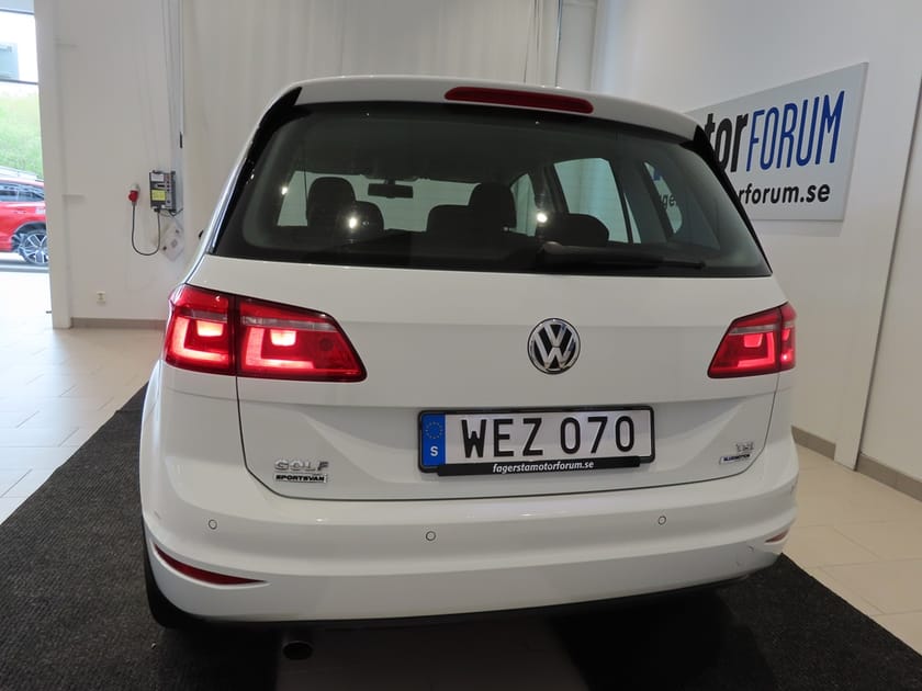 Bild 5 av Volkswagen Golf Sportsvan TSI 110 HK Drag Backkamera  Vhjul
