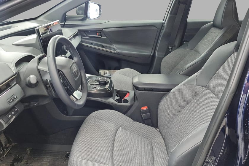 Bilde 4 av Toyota bZ4X AWD Active Tech - LED - El.bakluke - 360 kamera
