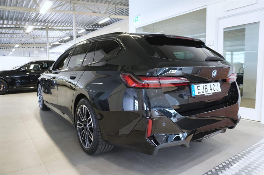 Bild 4 av BMW i5 xDrive40 Touring Touringm Sport Pro Pro Business Ed Drag H K DA