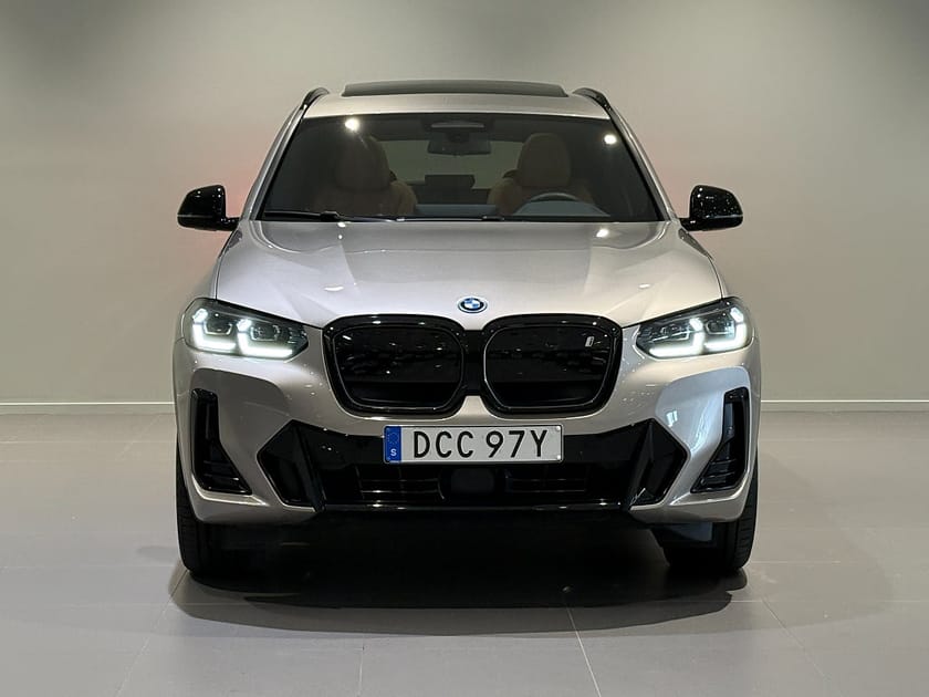 Bild 2 av BMW iX3 Charged M Sport Drag Adpt Farth Panorama Elstolar