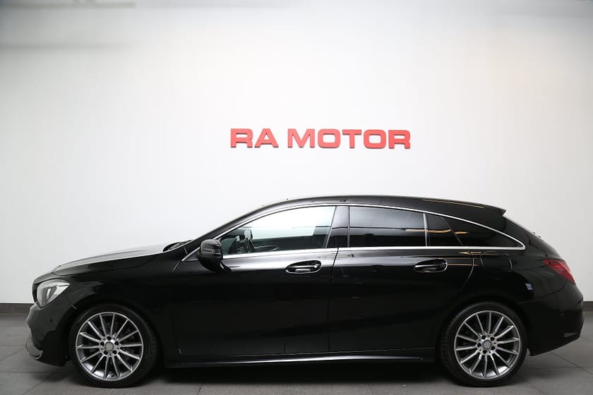 Bild 3 av Mercedes-Benz CLA 220 d Shooting Brake 7G-DCT AMG Line Pano P-värme Drag