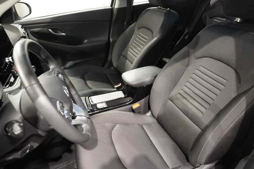Bild 4 av Hyundai i30 Kombi 1.0 T-GDi MHEV DCT Essential